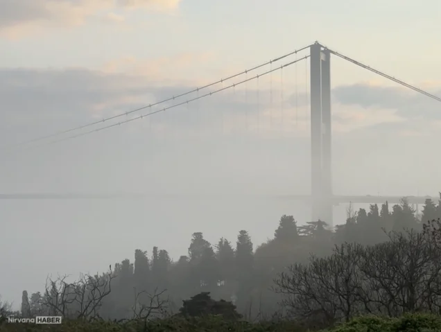 İstanbul'da sabah saatlerinde sis etkili oluyor