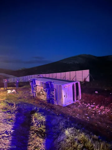 Maç dönüşü feci kaza: Taraftarları taşıyan araç devrildi