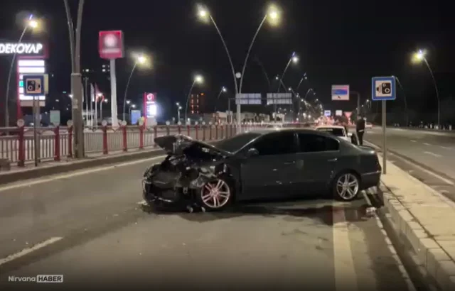 Kayseri’de gece yarısı kaza: İki otomobil çarpıştı, 1 kişi yaralandı