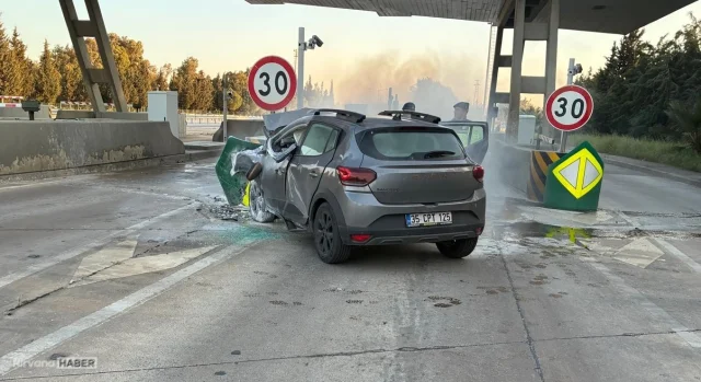 İzmir'de bariyere çarpıp alev alan otomobilin sürücüsü öldü