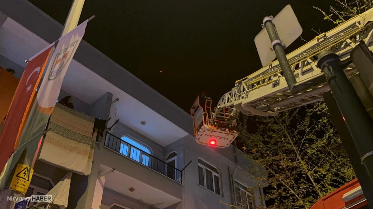 Kapıyı açmayınca gerçek ortaya çıktı: Balkondan girilerek kurtarıldı