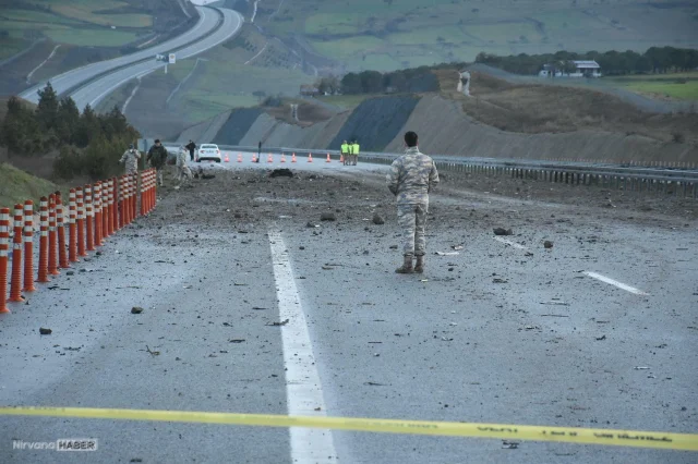 Balıkesir’de kaza kırıma uğrayan F-16 uçağının enkazı kaldırılıyor