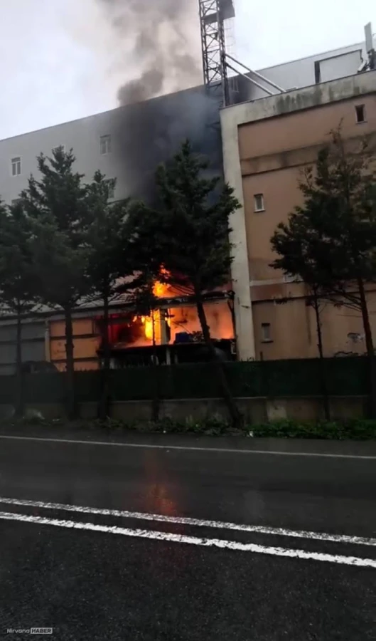 Arnavutköy’de fabrikada çıkan yangın söndürüldü