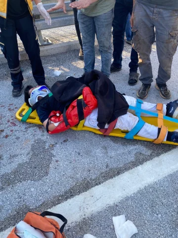 Bartın'da feci kaza! Köprü Korkuluklarına çarpan patpat devrildi
