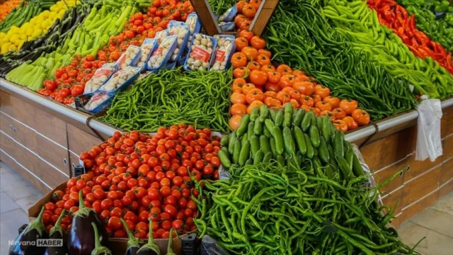 Nisan ayında her evin yıldızı olan o meyve, sofraları şenlendirdi!