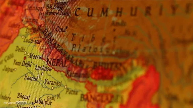 Nepal halkı aylar süren krizin ardından sandık başına gitti