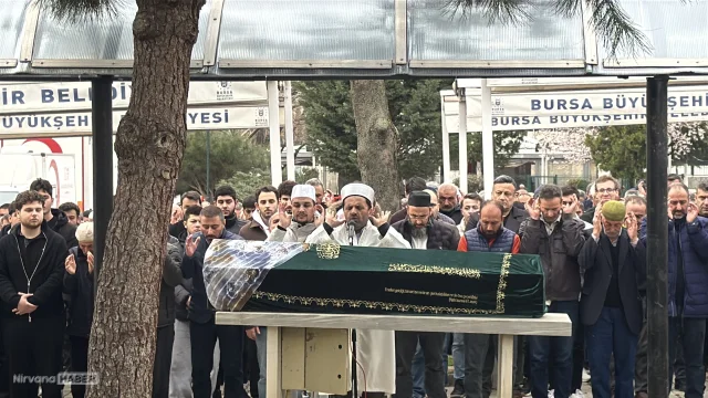 Bursa'da silahlı saldırıda öldürülen kadının cenazesi defnedildi