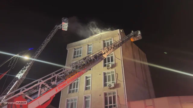 Küçükçekmece’de otel yangını: Alevler çatıya sıçradı