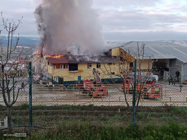 Kastamonu'da tekstil fabrikasında yangın çıktı