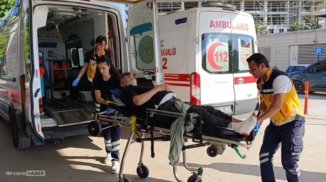 Bursa'da feci kaza: Devrilen makinenin altında kalan işçi yaralandı