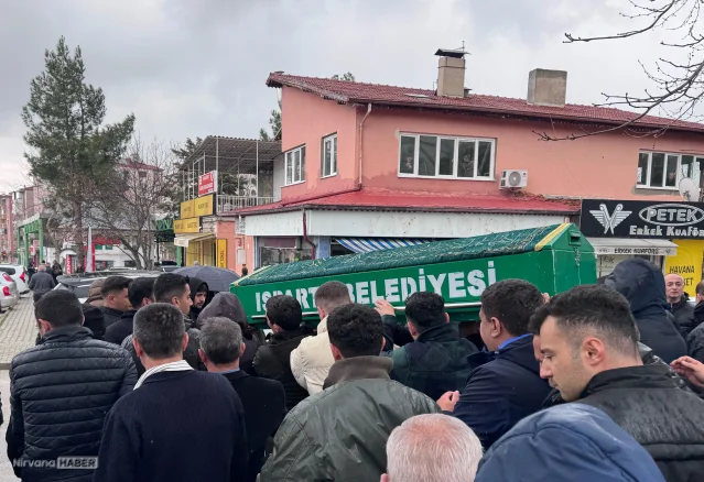 Isparta’da acı veda: Aile içi kavgada hayatını kaybeden polis memuru defnedildi