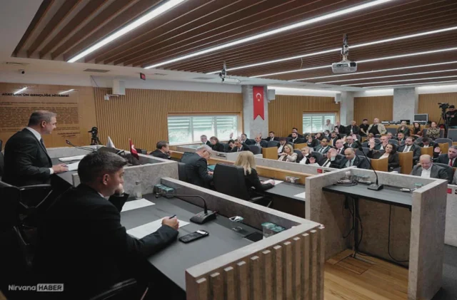 Beylikdüzü’nde mahalleli tedirgin: Çocuk parkına baz istasyonu iddiası mecliste!