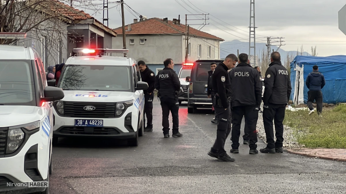 Kayseri Kocasinan'da akrabalar arasında bıçaklı kavga: 3 kişi yaralandı