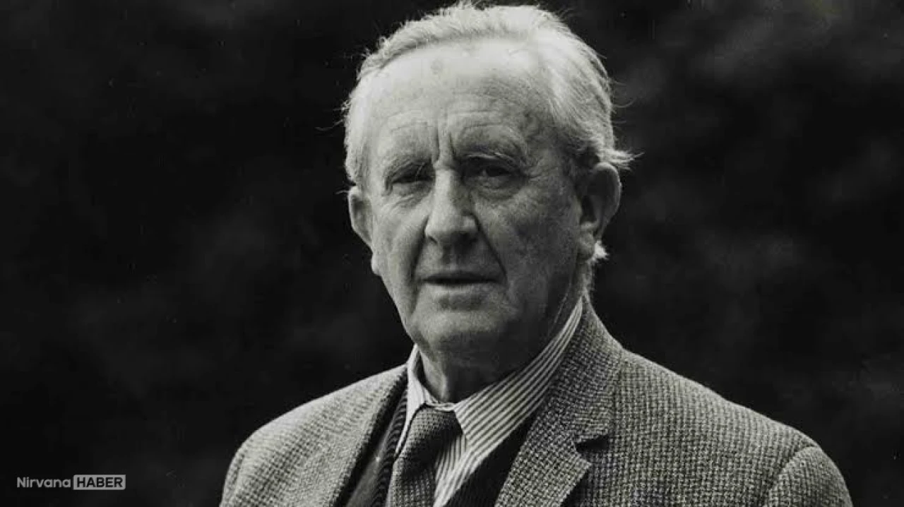 J.R.R. Tolkien'in işitme engelli hayranına yazdığı mektuplar rekor fiyata satıldı