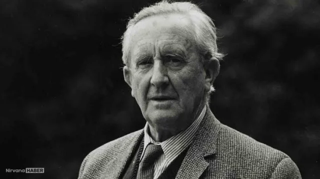 J.R.R. Tolkien'in işitme engelli hayranına yazdığı mektuplar rekor fiyata satıldı