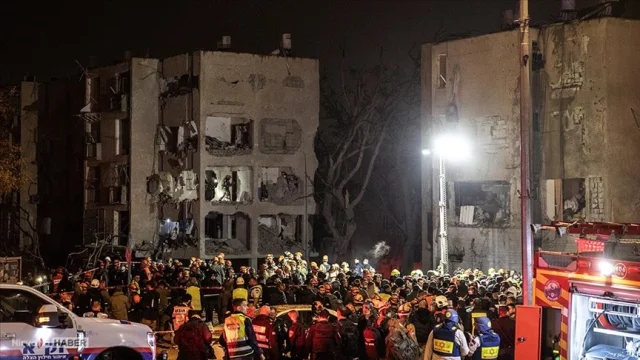 İran füzeleri Arad'ı vurdu: Arama kurtarma çalışmaları sürüyor