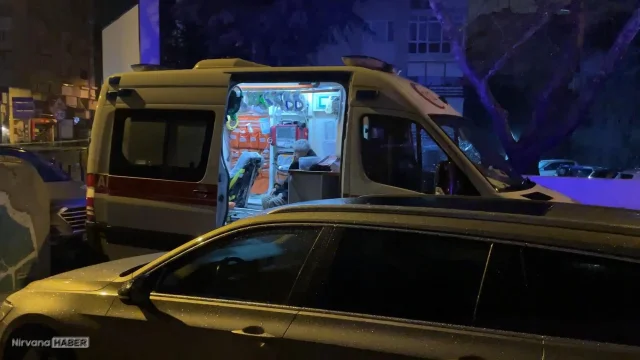 Beşiktaş’ta 4 katlı binada gece yangını: 2 kişi dumandan etkilendi