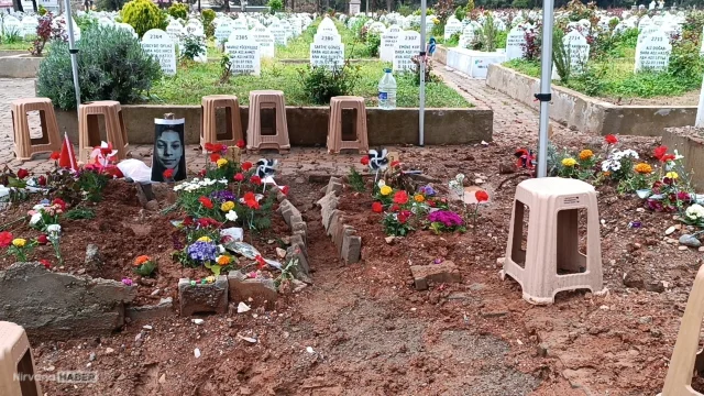 Kahramanmaraş’ta yürek burkan görüntü: Saldırıda hayatını kaybeden çocukların mezarları notlarla doldu