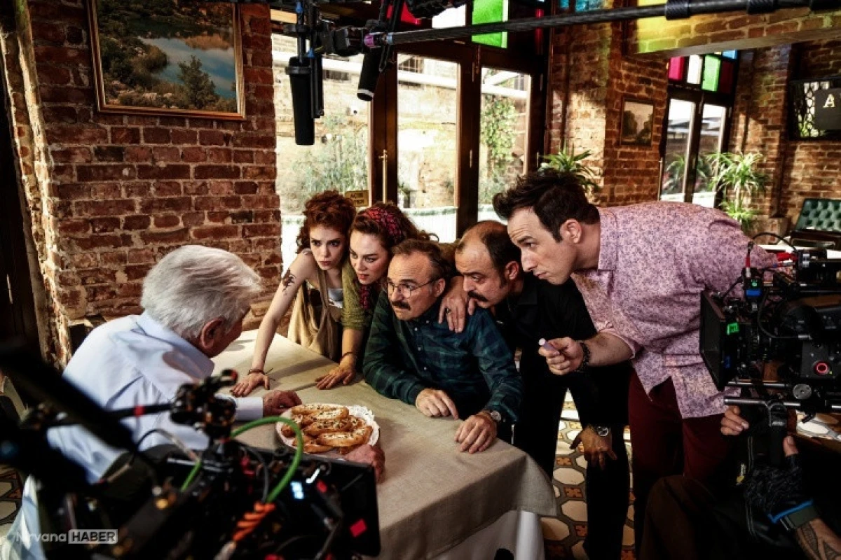 Sinemaseverlere müjde: 2 Aile Arasında geliyor