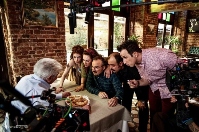 Sinemaseverlere müjde: 2 Aile Arasında geliyor