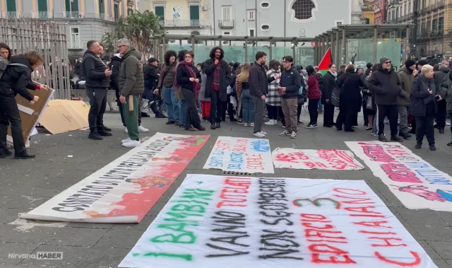 Napoli’de aşırı turizme tepki: Artan kiralar protesto edildi