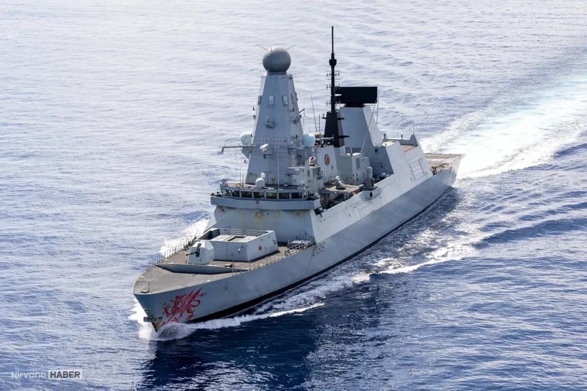 İngiliz savaş gemisi HMS Dragon teknik arıza nedeniyle limana çekilecek