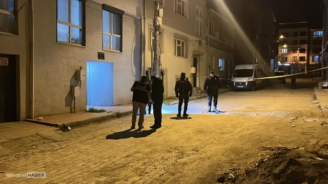 Eskişehir'de gece yarısı, sokak ortasında silahlı kavga çıktı