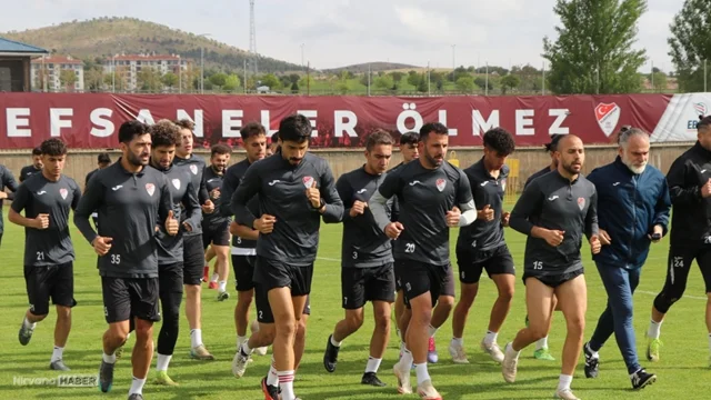Elazığspor’da flaş ayrılık: Takıma teknik adam dayanmıyor!