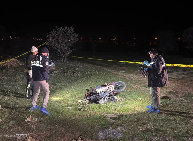 Uşak'ta devrilen motosikletin sürücüsü hayatını kaybetti