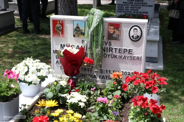 Şehit anneleri, Anneler Günü'nü evlatlarının huzurunda kutladı