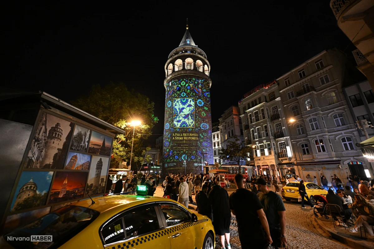 Galata Kulesi'nde kültürel miras için farkındalık gösterisi yapıldı