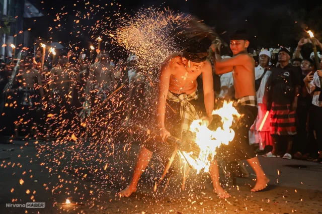 Nyepi Bayramı öncesi Bali’de renkli ve manevi ritüeller