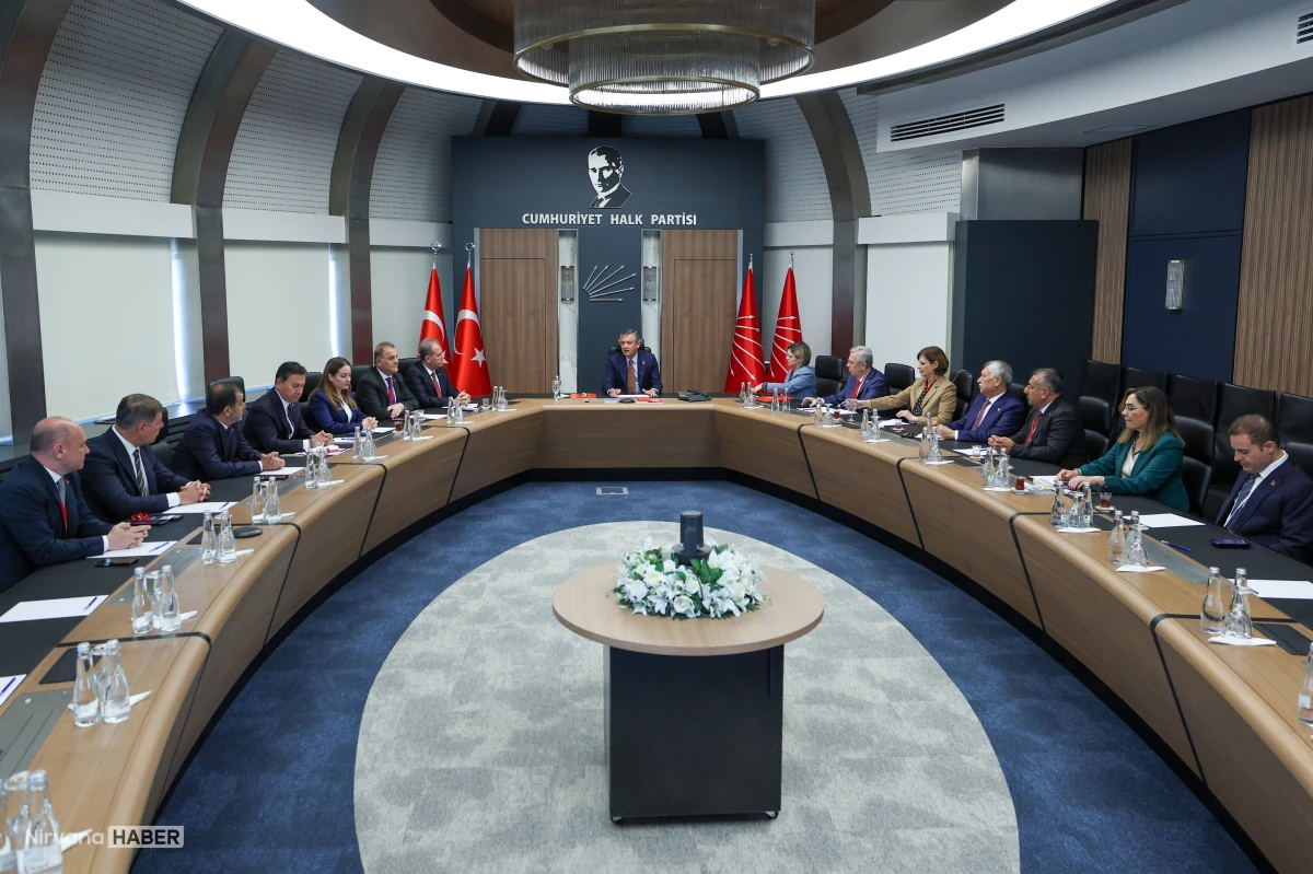 CHP Genel Başkanı Özel, CHP Belediye Başkanları Buluşması'nın kapanışında konuştu