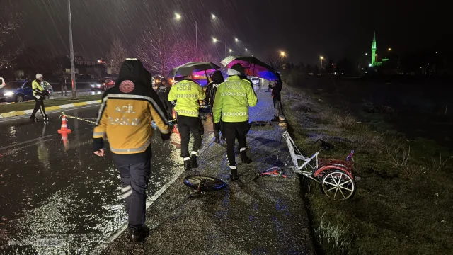 Erzincan’da trafik kazası can aldı: Üç tekerli bisiklet ile taksi çarpıştı