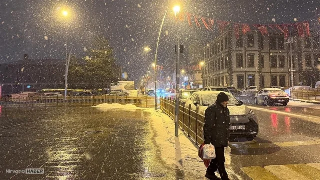 Erzurum’da kar alarmı: 7 ilçede eğitime ara verildi