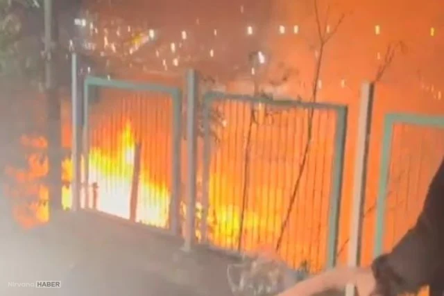 Kocaeli'de tek katlı müstakil ev alevlere teslim oldu
