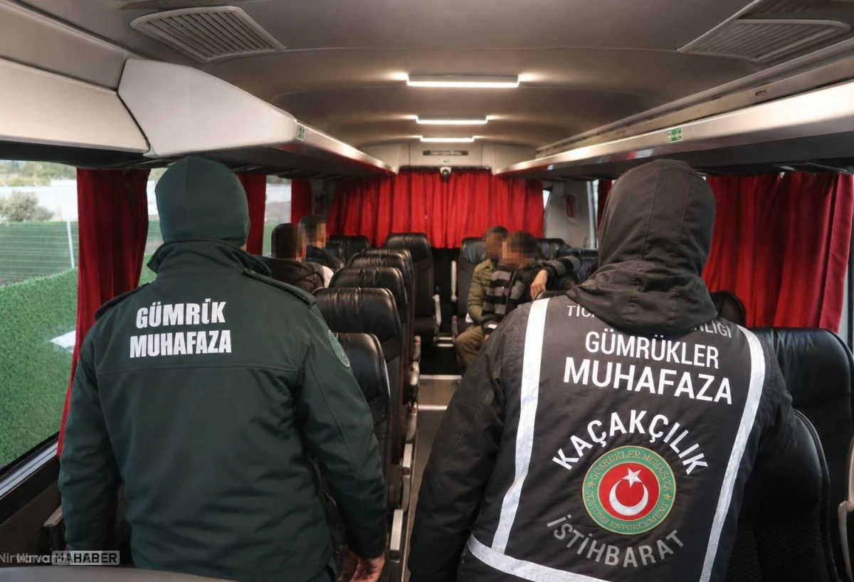 Avrupa hayali kuran kaçak göçmenler, yanlış otobüste yakalandı!