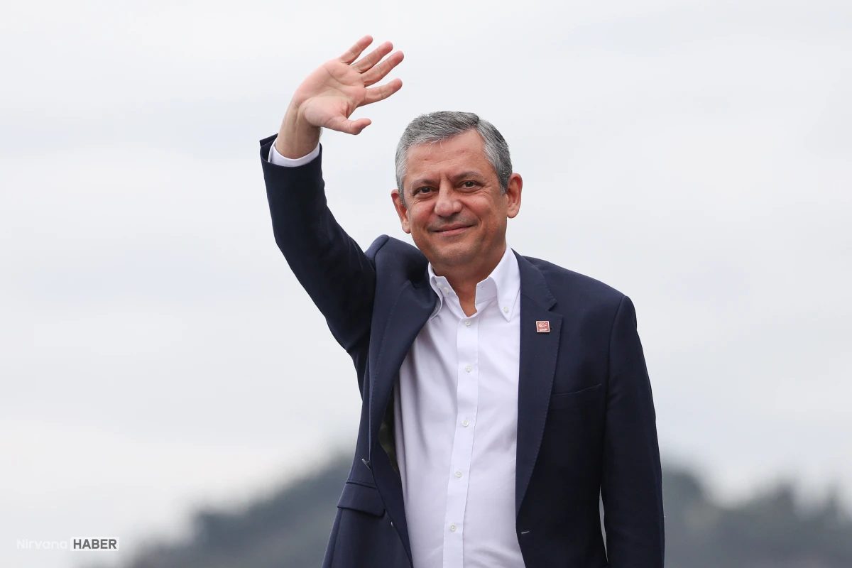 Özgür Özel: "5 emekli bir araya gelse yoksulluktan kurtulamıyor"