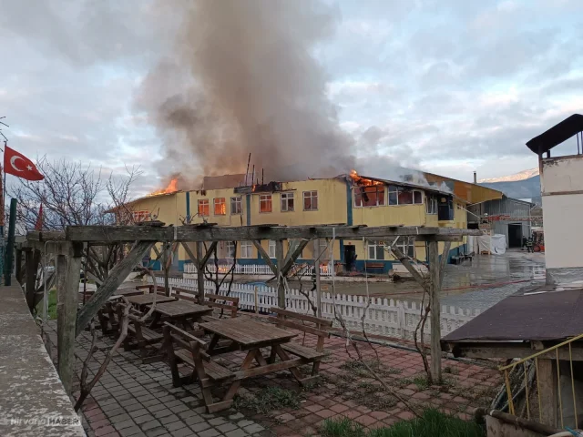 Kastamonu'da tekstil fabrikasında yangın çıktı