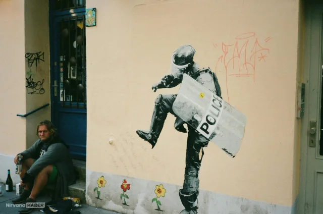 Banksy’nin gizemi çözülüyor mu? Gerçek kimliği ortaya çıkarsa servet değeri değişebilir!