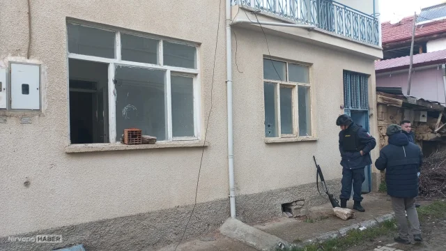 Isparta’da silahlı kundaklama şüphelisi saatler süren ikna sonrası teslim oldu