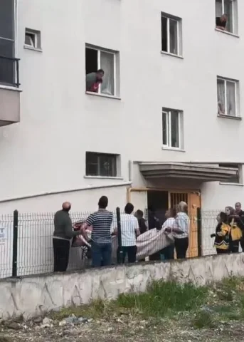 Ankara Etimesgut'ta 3 yaşındaki kızını rehin alan baba etkisiz hale getirildi