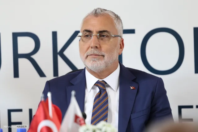 Yurt dışında yaşayan Türklere Bakan Işıkhan'dan müjde!