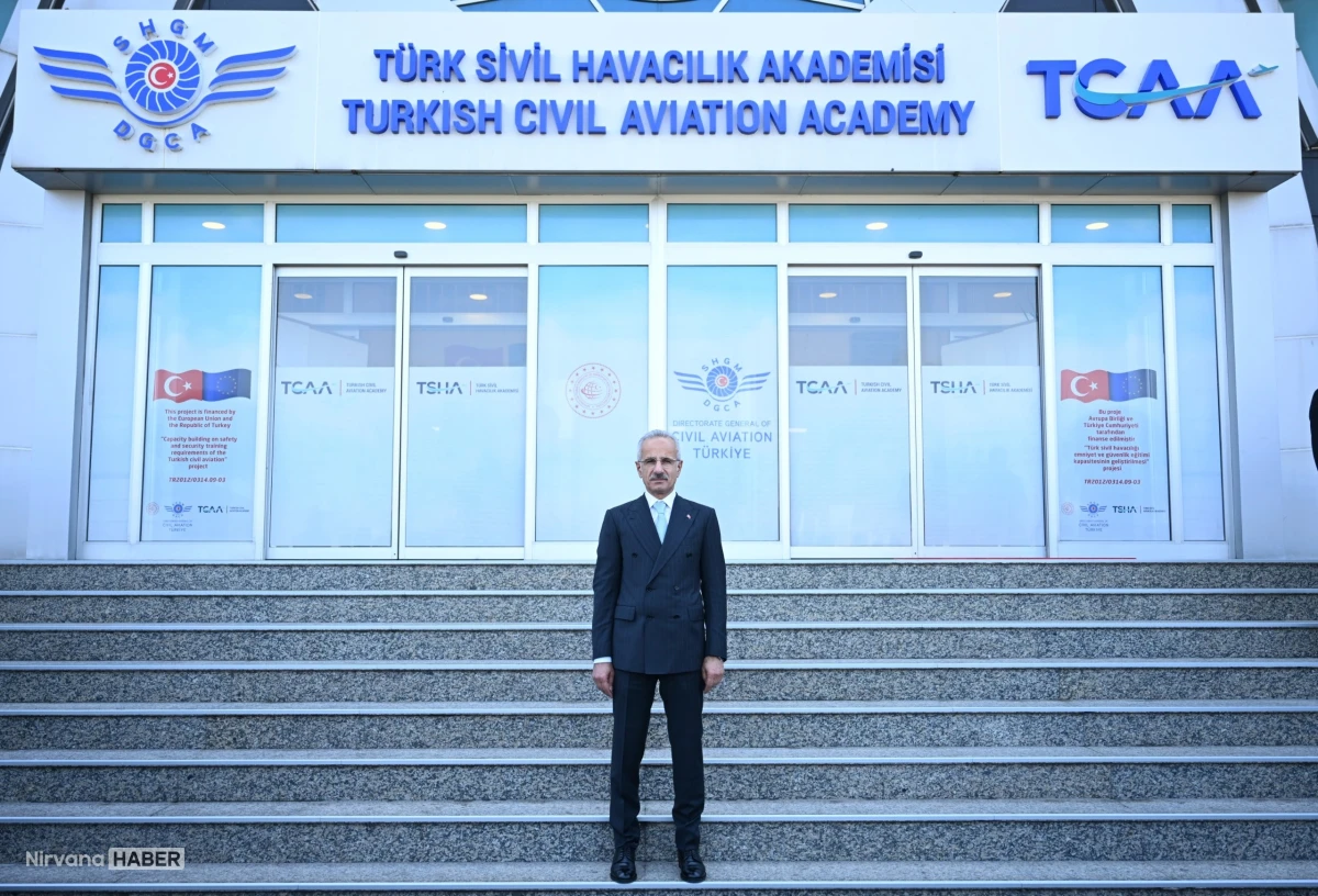 Bakan Uraloğlu: ''Pilotluk sınavları 6 ildeki 12 merkezde yapılacak''