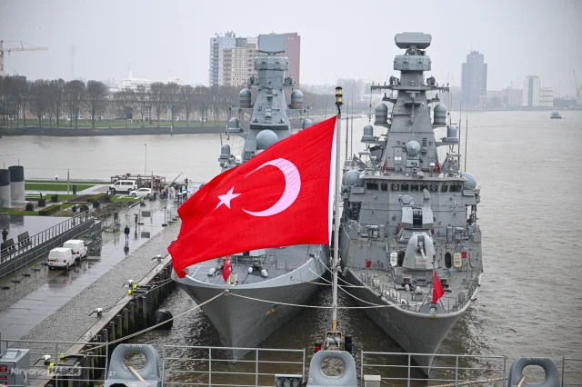 NATO tatbikatı kapsamında TCG Anadolu gemisinde Türk Savunma Sanayisi Fuarı düzenlendi