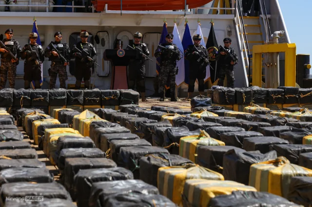 El Salvador açıklarında, tonlarca kokain ele geçirildi