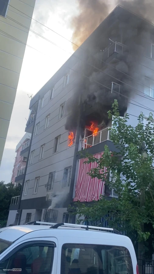 Antalya’da korku dolu anlar: Alevlerin arasında kalan iki kişi kurtarıldı