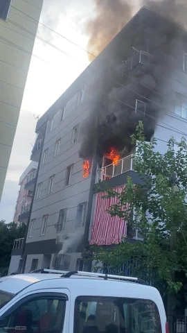 Antalya’da korku dolu anlar: Alevlerin arasında kalan iki kişi kurtarıldı
