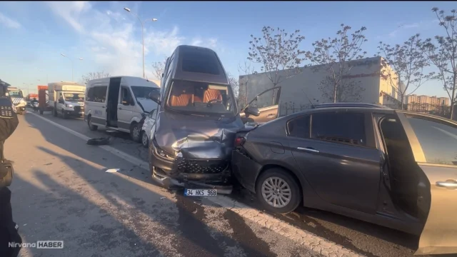 İstanbul Kartal D-100 Karayolu'nda zincirleme kaza