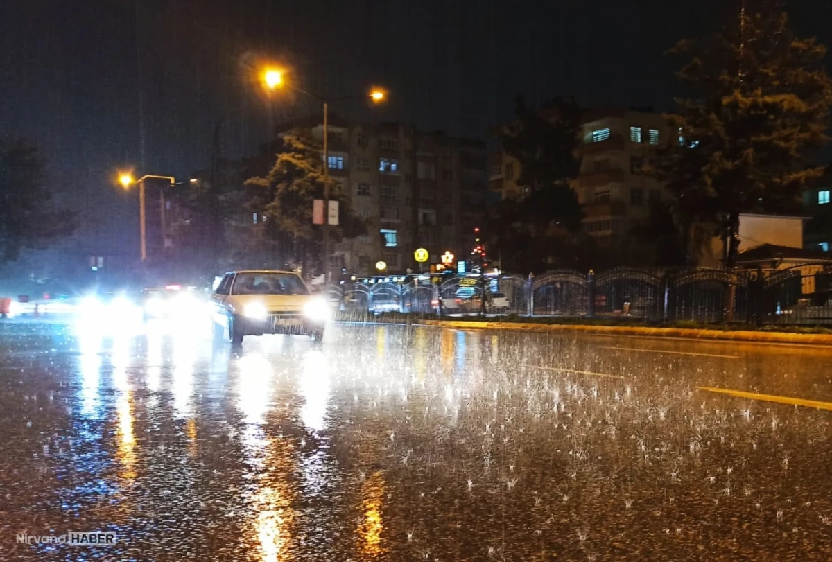 Şanlıurfa'da sağanak nedeniyle 4 ilçede eğitime ara verildi
